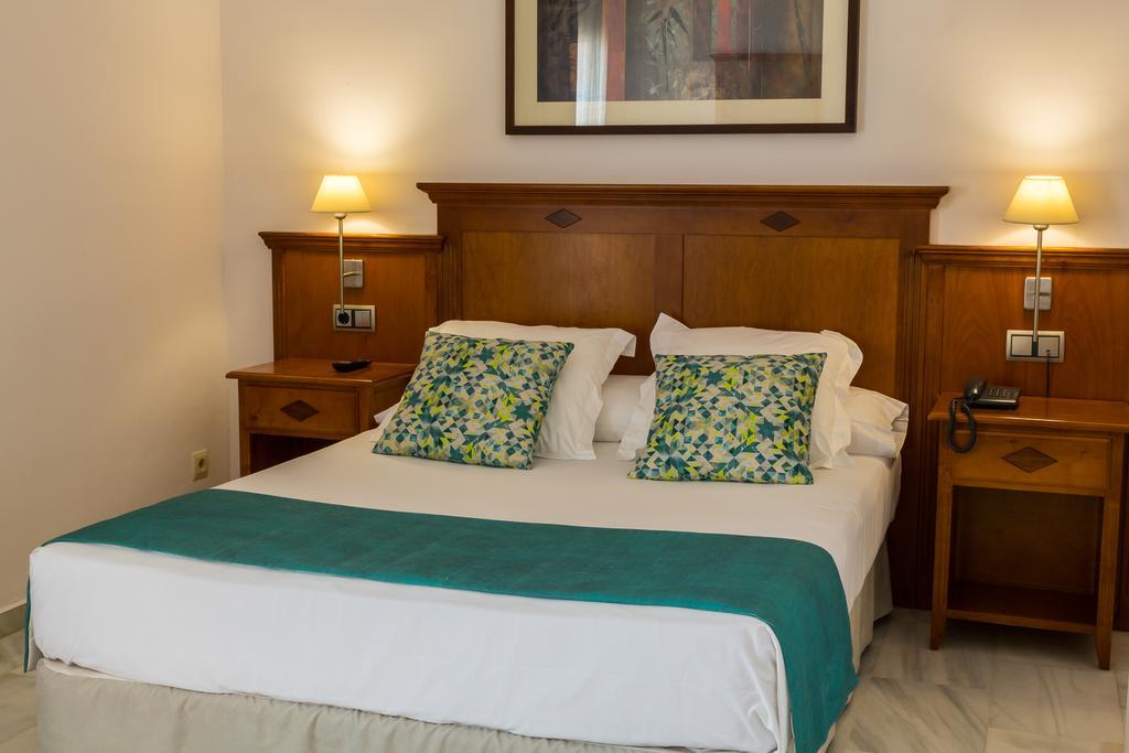 Bq Andalucia Beach Hotel 토레델마르 외부 사진